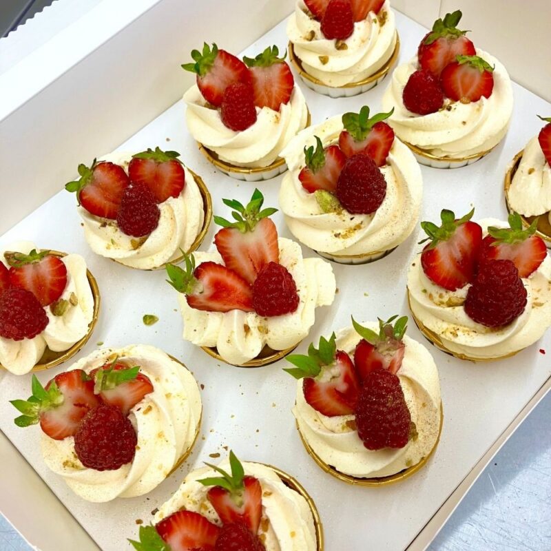 Vanille Cupcakes mit Früchten